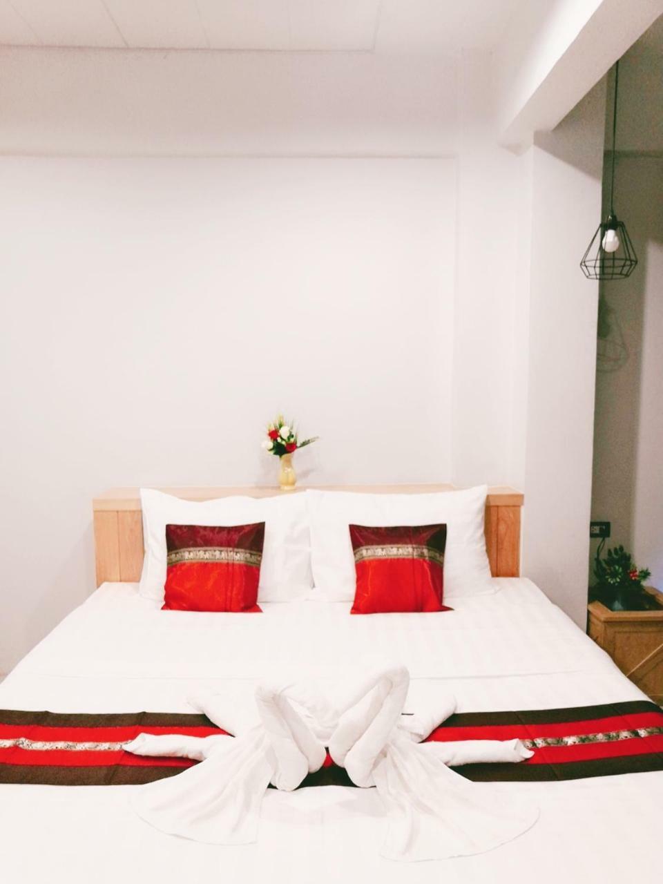 Little Lanna Guesthouse Chiang Mai Exteriör bild